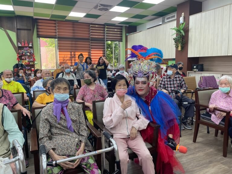 LINE_ALBUM_20241030逢甲康樂隊表演_250602_7(1)