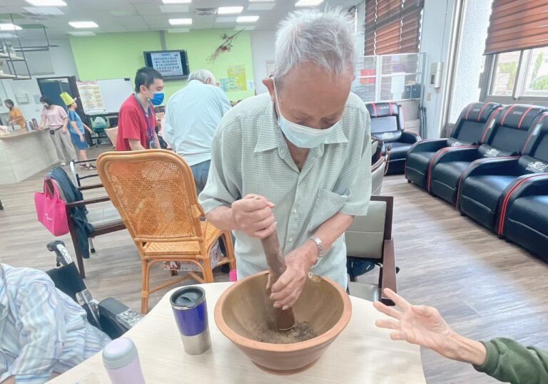 LINE_ALBUM_20250829客家擂茶製作_251119_2