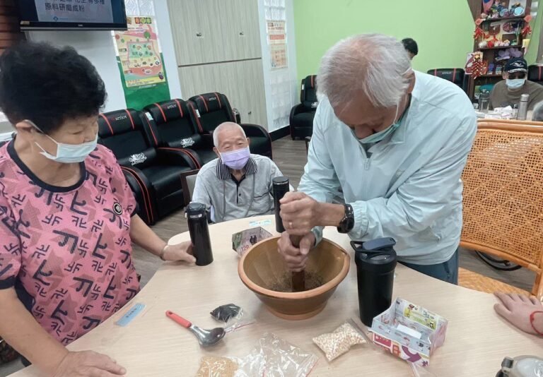 LINE_ALBUM_20250829客家擂茶製作_251119_7(1)